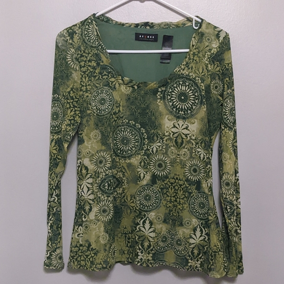 Liz Claiborne green print mesh knit top - Picture 1 of 3